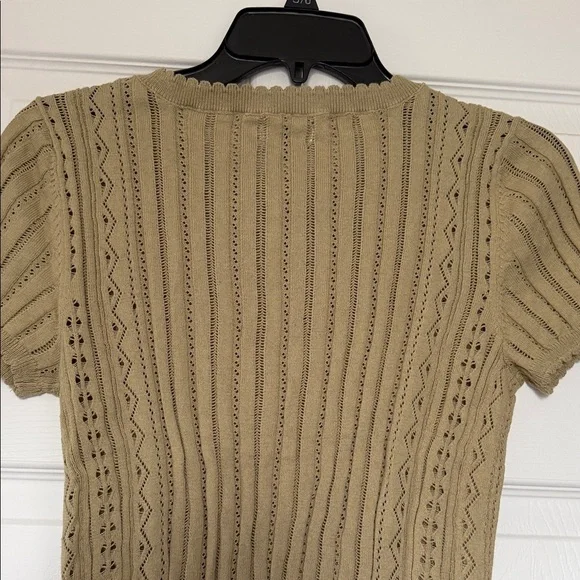 American Eagle Beige Scalloped Knit Top size M - Picture 6 of 7